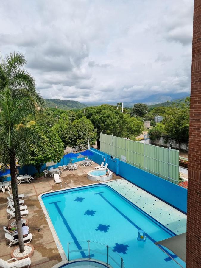 Zahira Hotel Melgar Exteriör bild