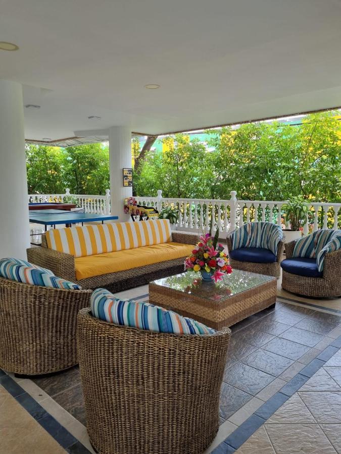 Zahira Hotel Melgar Exteriör bild