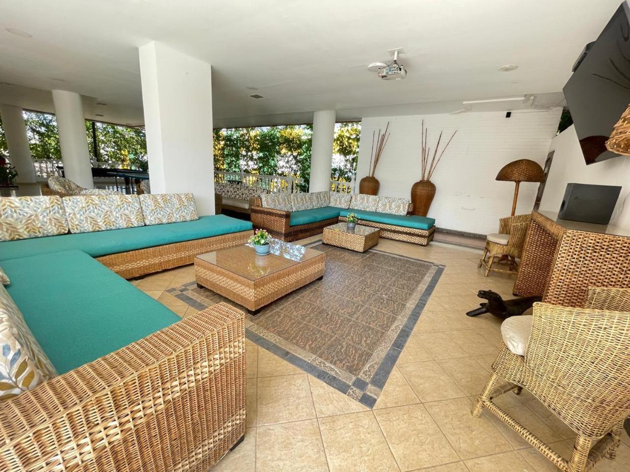 Zahira Hotel Melgar Exteriör bild